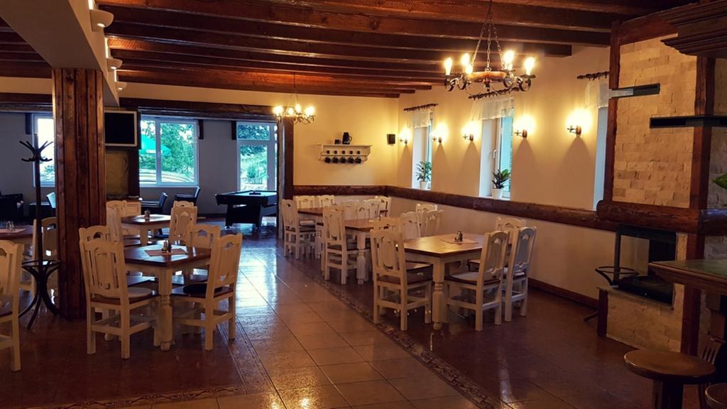 Pod Hradom Restaurant & Pension Topoľčany Zewnętrze zdjęcie