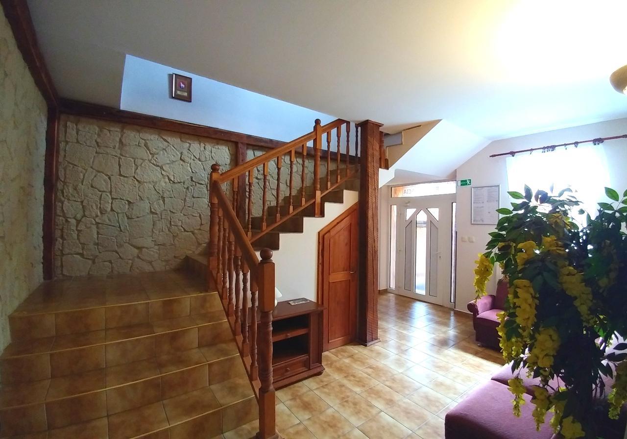 Pod Hradom Restaurant & Pension Topoľčany Zewnętrze zdjęcie