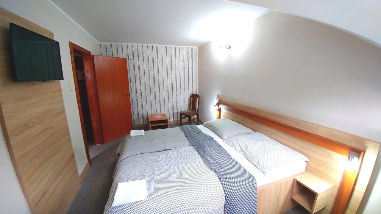Pod Hradom Restaurant & Pension Topoľčany Zewnętrze zdjęcie