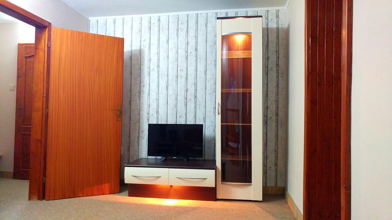 Pod Hradom Restaurant & Pension Topoľčany Zewnętrze zdjęcie